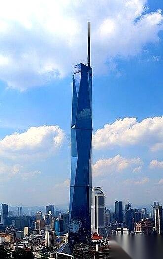 美方说，谈得“非常有建设性”。哈哈，这几个字，简直是国际谈判桌上的万金油。翻
