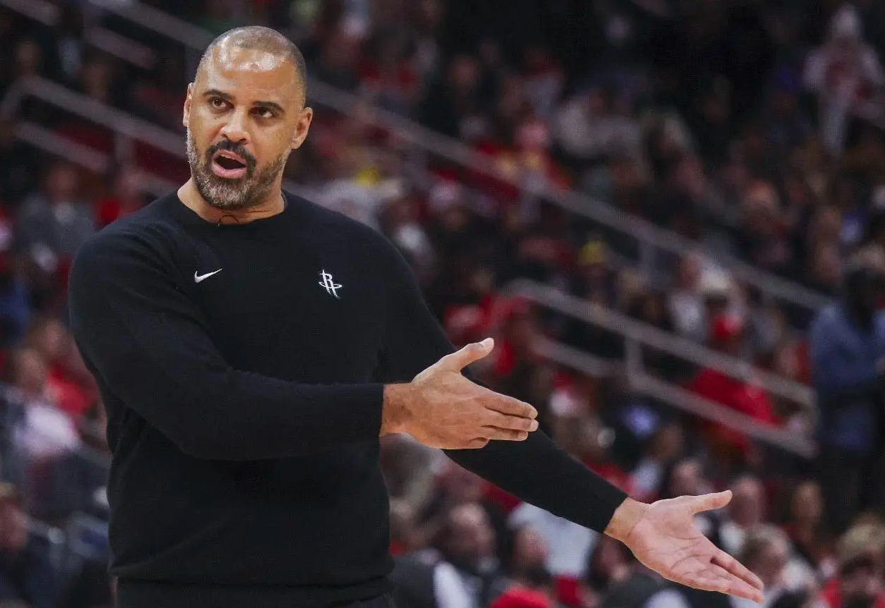 乌度卡遭媒体炮轰，不解雇他火箭永无出头之日。只要乌度卡继续执教火箭，这支球队就