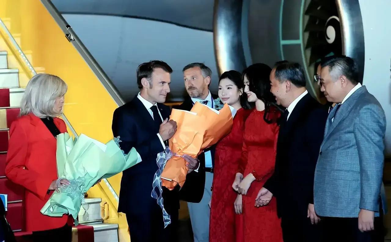 法国总统马克龙开启亚洲之旅，万万没想到马克龙的行程中没有印度。据报道，法国总统马