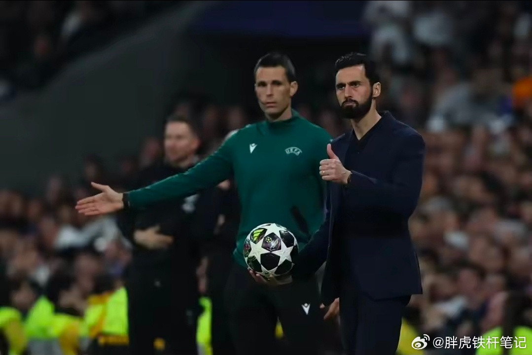 马卡：皇马大胜曼城后的第二天，阿韦洛亚仍工作了10小时据《马卡报》报道，在皇马大