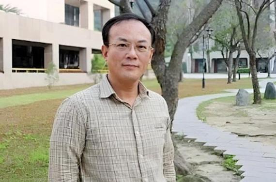 “两岸实现统一后，我提出几点构想：其一，过渡时期解放军不入驻台湾；其二，保留台湾