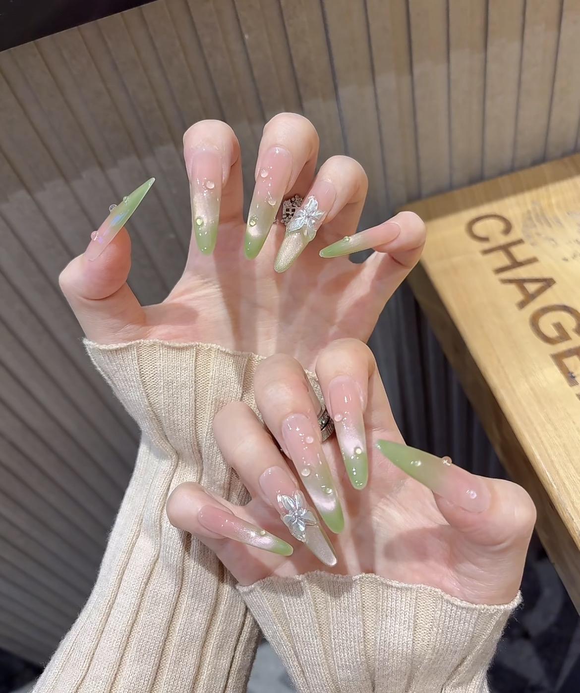 现在年轻人的婚姻，真的越来越像一场说散就散的游戏。单位同事小罗，结婚才三个多