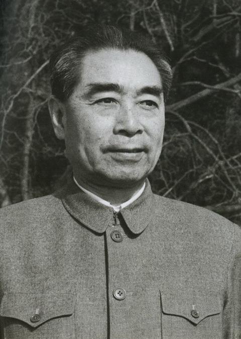 1969年张治中病逝，周总理参加告别仪式后，找张治中子女单独谈话：“你父亲生前保