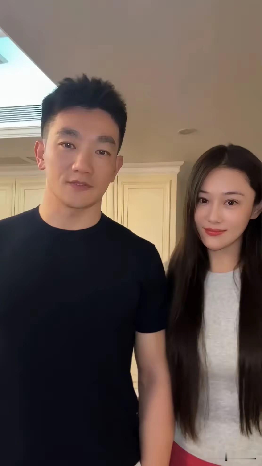 原来张馨予老公长这样！颜值气质双在线，终于懂什么叫顶级顶配婚姻谁能想到，娱乐圈嫁得最清醒、最让人羡慕