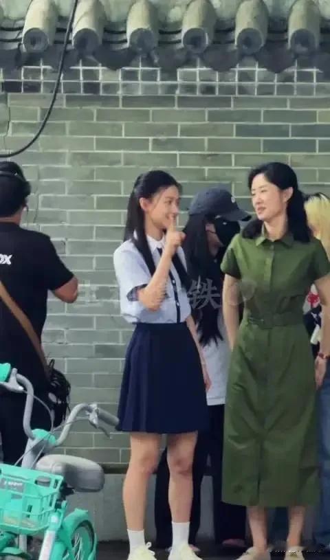 看吧河南南阳不光出美女，还总是出明星这不，网红出道七七竟然会和刘敏涛搭档呢！
