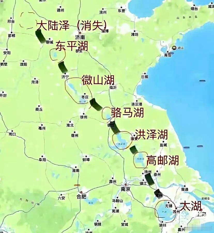 一是当时黄河改道留下的湖泊，这些湖泊估计有些在黄河改道前不长这样。80年前的湖北，湖泊也远比现在多，