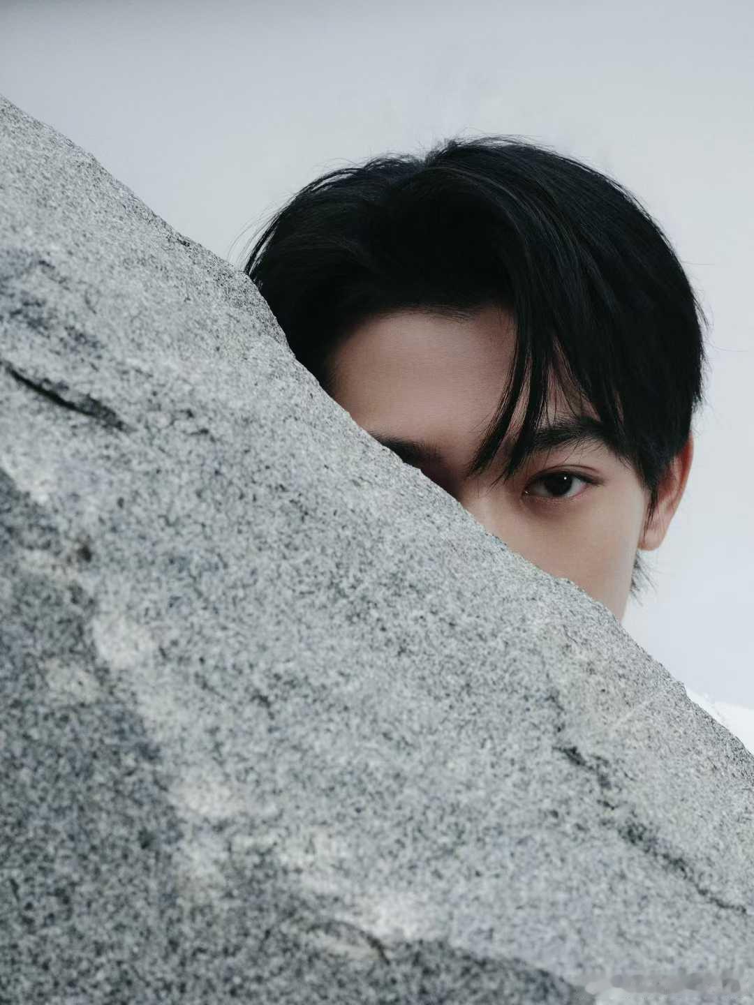张宥浩✖️法国娇兰执馥郁之约溯游乌镇园林🌿于黛瓦白墙间寻香的尽头💐​