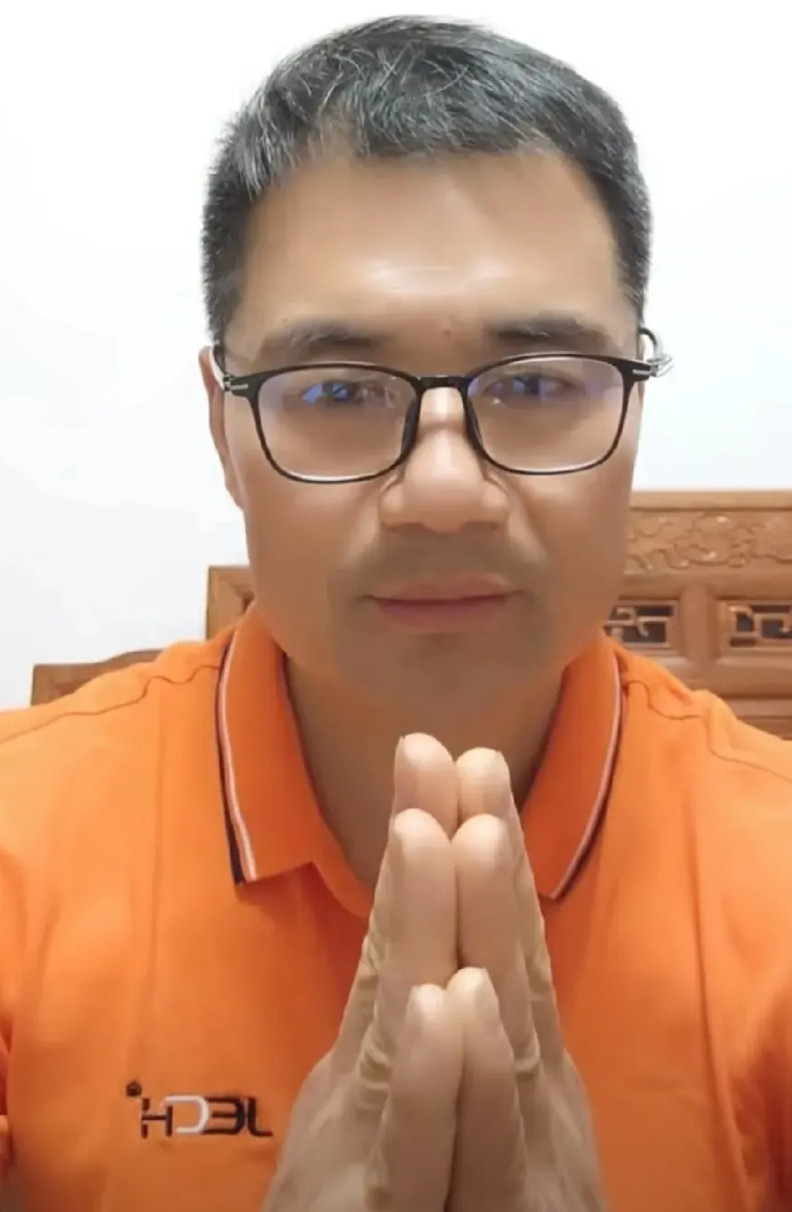 郑志军从背后接近落水者孙女士，在其未挣扎状态下，仅用117秒完成托举上岸。北京市