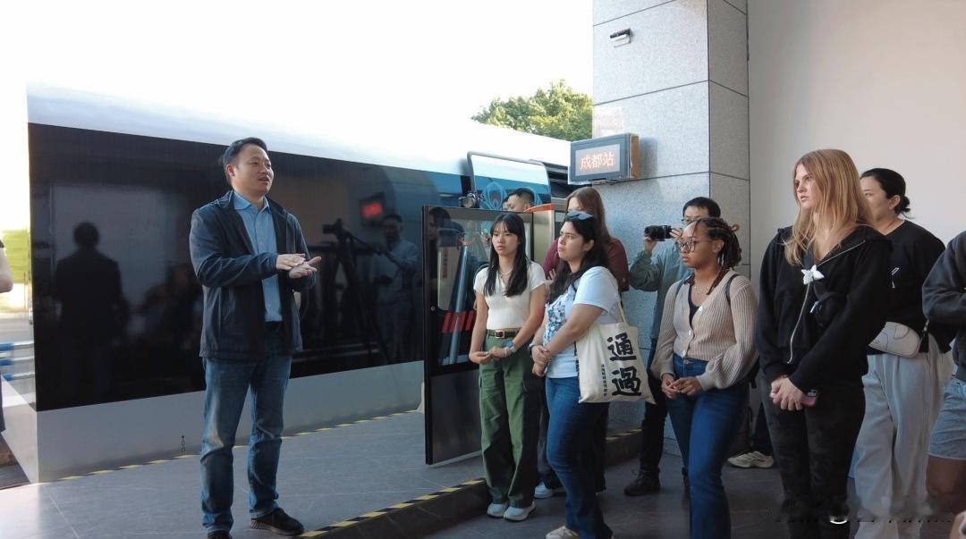 600公里时速的磁浮车真跑起来了，不是PPT里的动画，也不是实验室拍个视频完事，