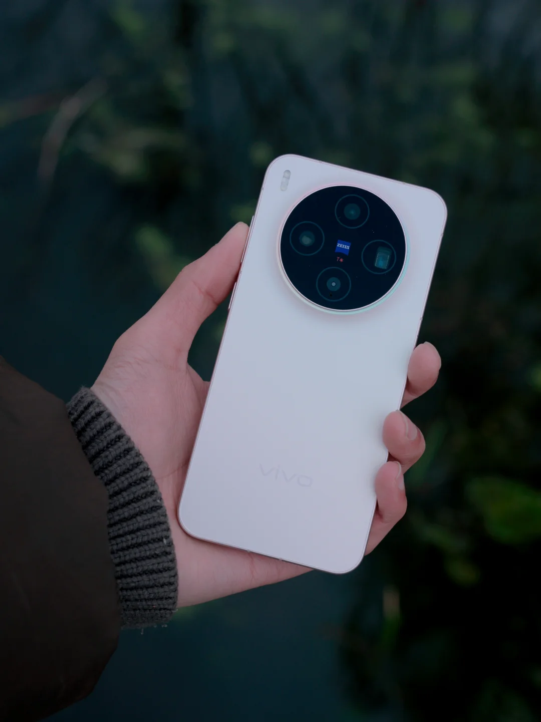 准备买vivoX300的人一定要进来看看，少踩很多坑！ 	 首先是手感...