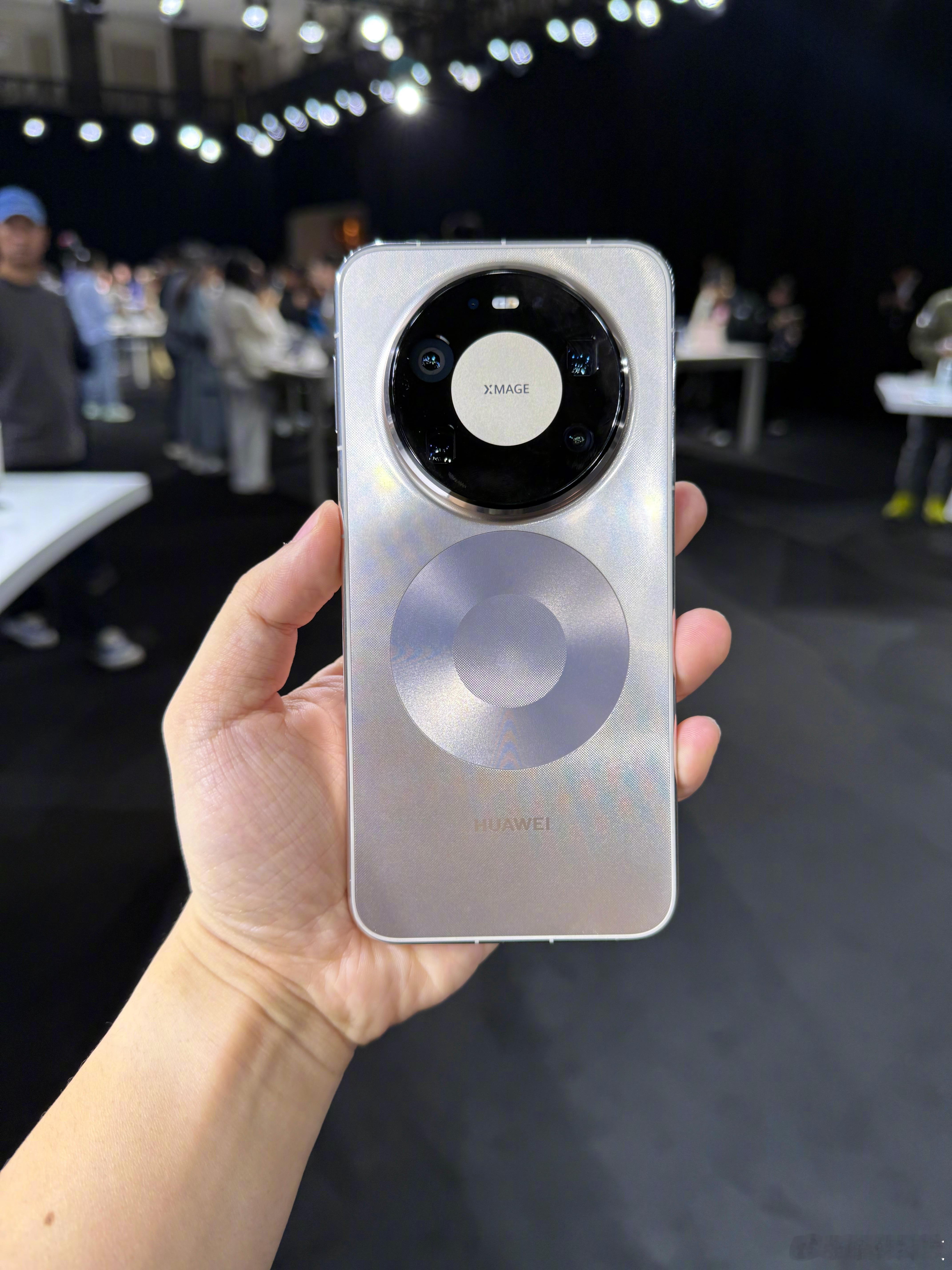 华为Mate80系列不支持磁吸余承东在发布会上说的原话，做到了全金属机身下支持