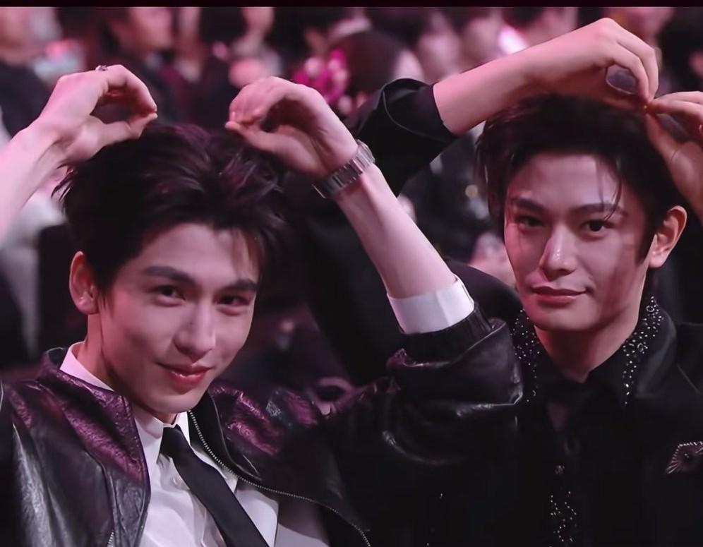 丁禹兮，注射填充太过，失去了自我，没有滤镜磨皮，非常恐怖。