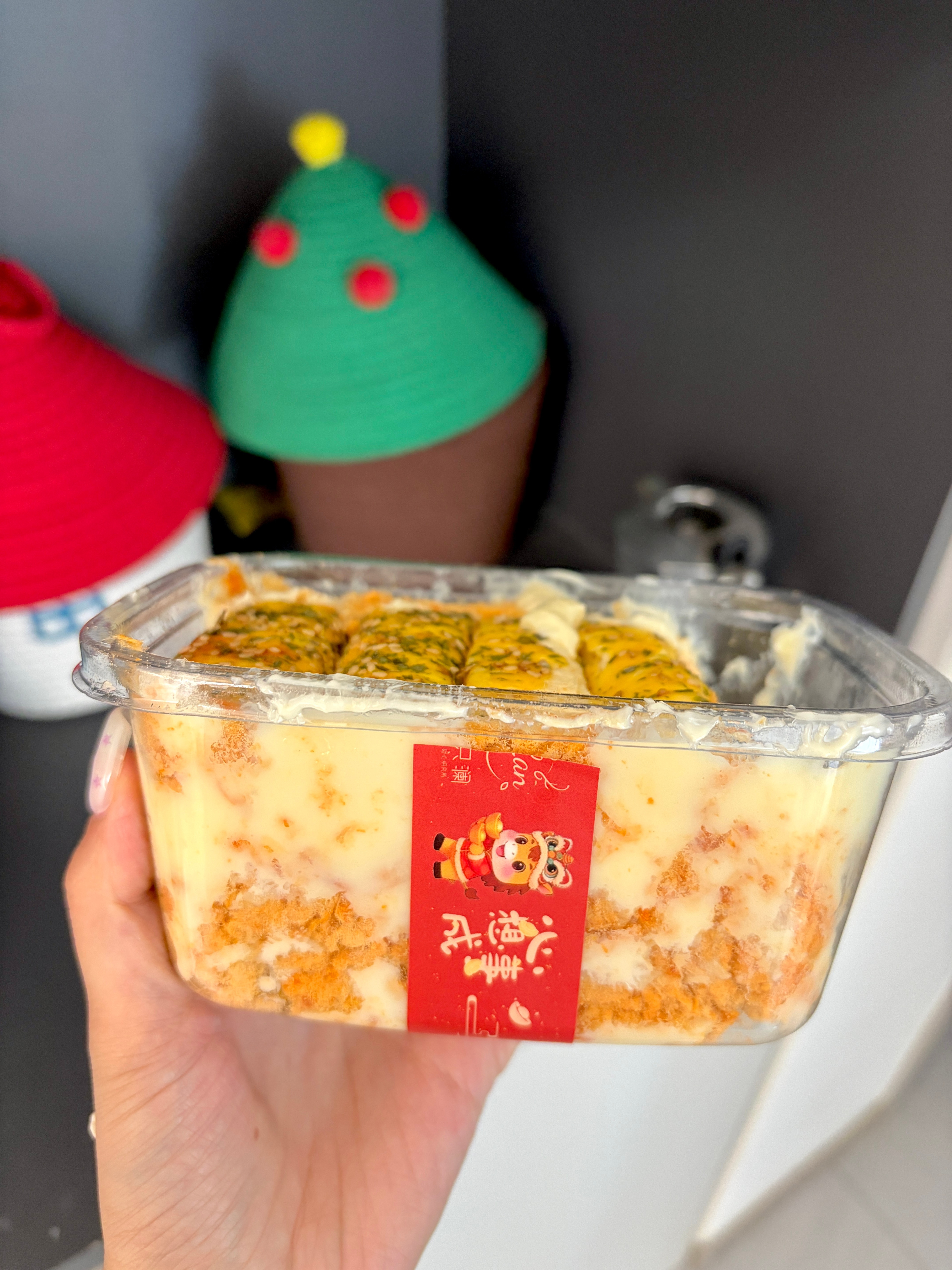 个人感觉我已经算是耐腻的了结果这盒刚吃到第二块就被腻到不行了​​​