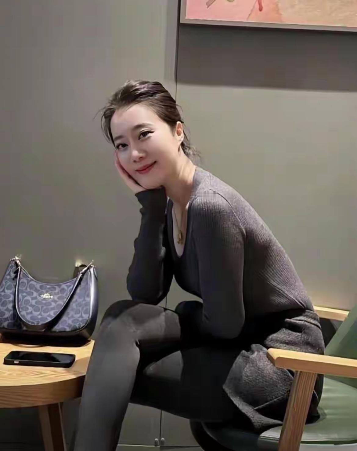 58岁阿姨二婚坚决不领证，搭伙过日子7年互不干涉，男方家人情往来从不掺和，