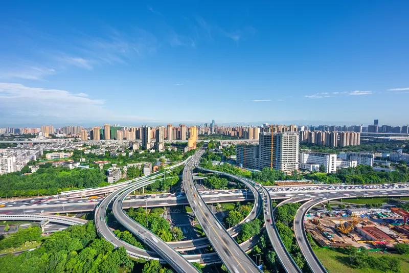 看到一个朋友一次性把90万投入了航天发展，这是多大的魄力啊！今年七八月份航天