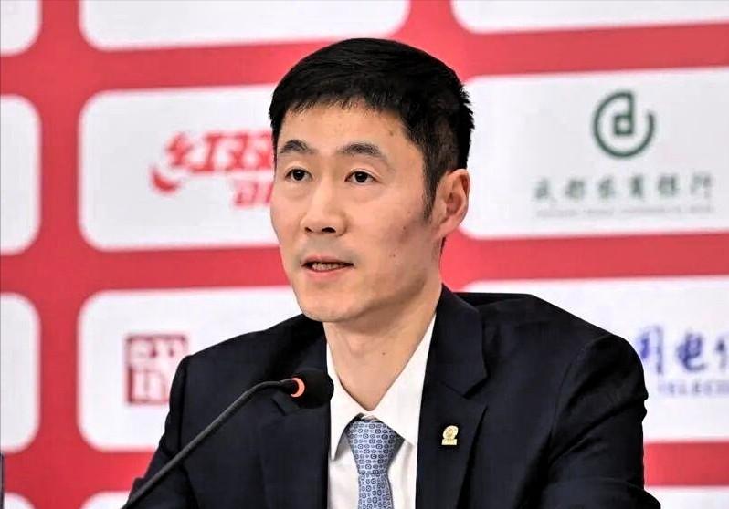 央媒点名批评国乒！3月26日，《工人日报》发文公开点评了国乒现状，其犀利直接的言