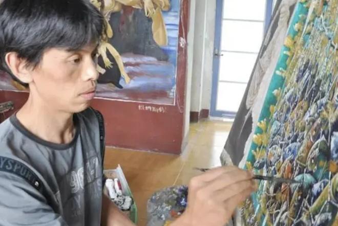 1999年，湖北有个叫熊庆华的小伙子，结了婚之后整整十年没出去打过工，家里的田地