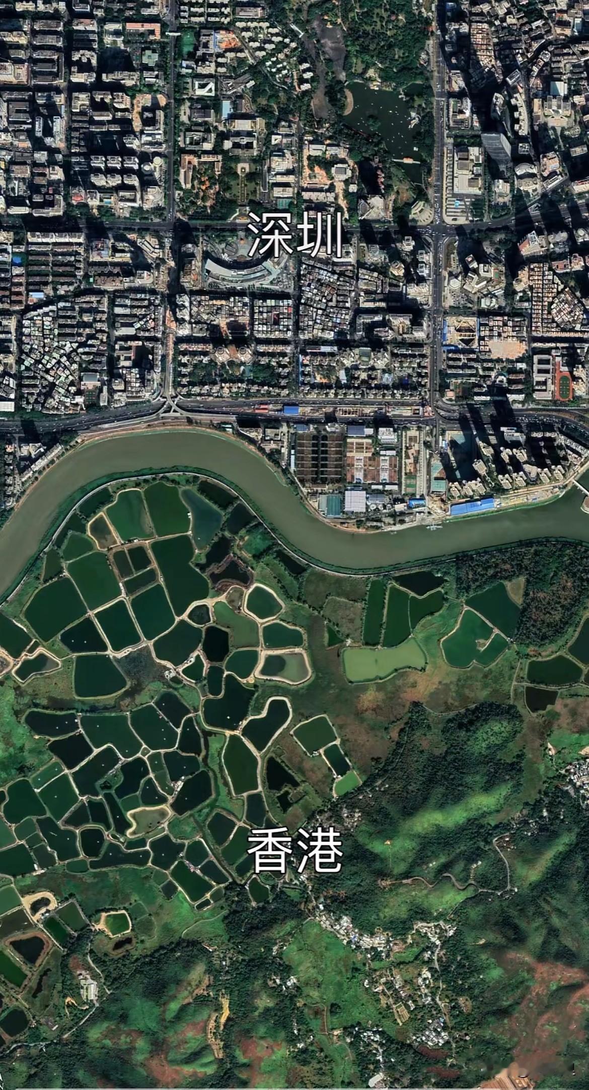 香港、澳门和对待内地的态度终归不一样，感觉澳门更亲内地，而香港却有意无意的保持着