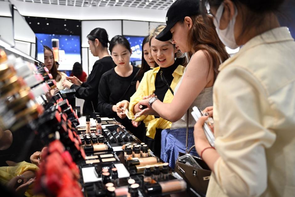 十五五规划锚定扩大内需！中国出“反内卷+发补贴”组合拳破局党的二十届四中全