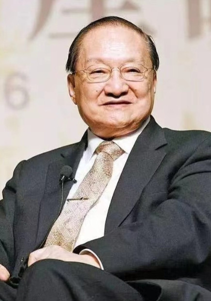 1975年，金庸爱上了林乐怡，他向妻子朱玫提出离婚，朱玫同意了，但随即她提出的一
