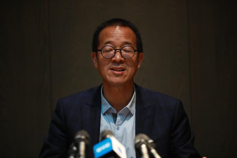 俞老板，请收起你的“南极炫耀学”俞敏洪在南极写下那封900余字的32周年贺信