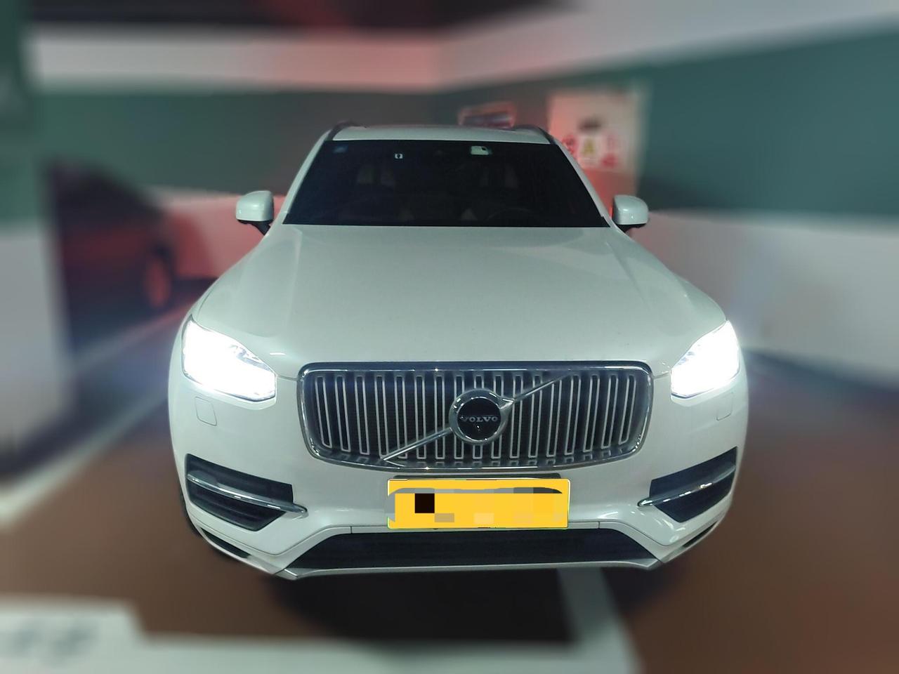 八年前的T8沃尔沃XC90落地90万，如今车主只能卖13万！这坑，陷得太深！前