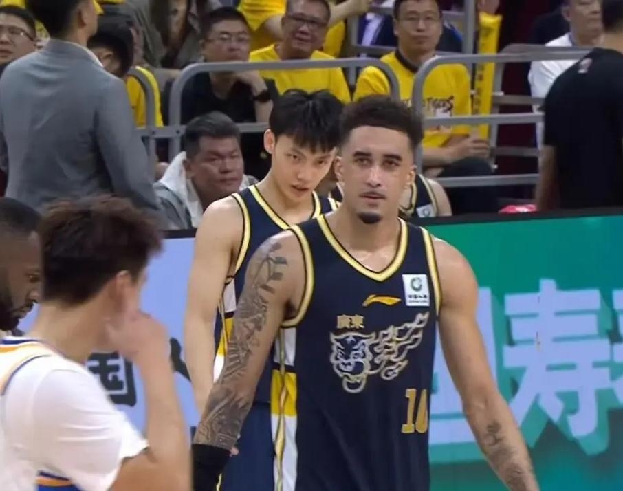 外援引援进度滞后，广东管理层操作引球迷热议CBA休赛期外援签约大潮如火如荼