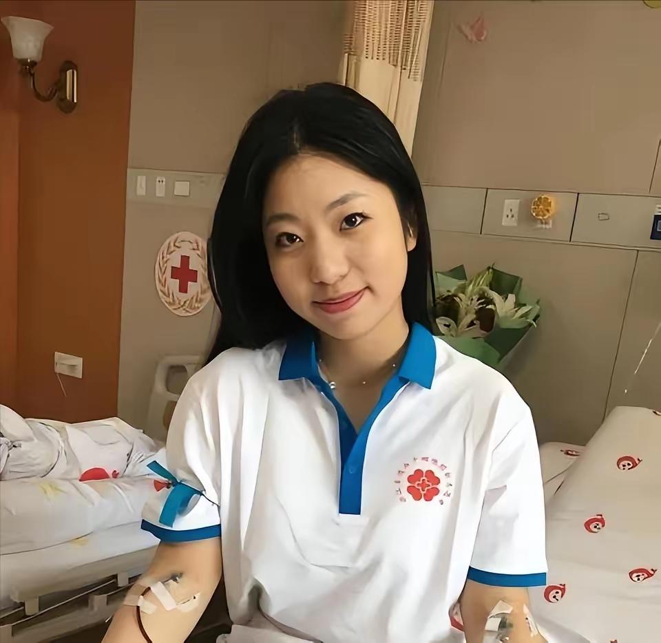 杭州21岁实习女孩请假10天，老板怒斥后反转：立刻转正！杭州一家公司里，2