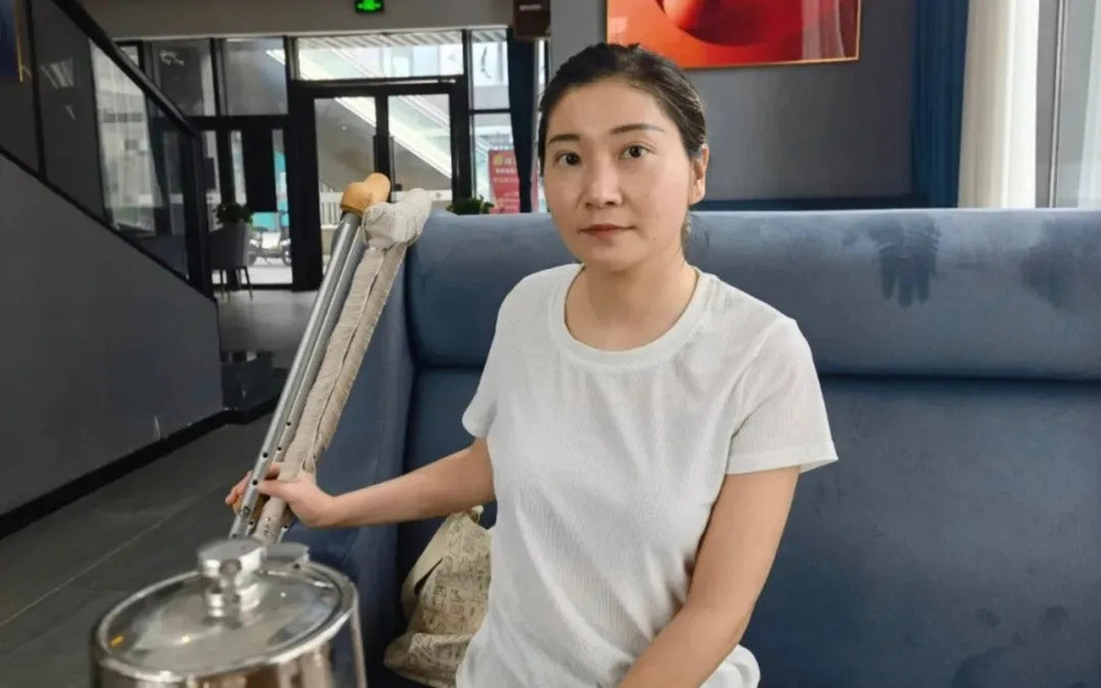 被丈夫推下悬崖六年后, 王暖暖终于等来离婚案开庭