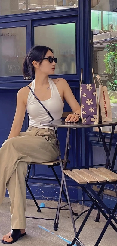 老公居然反对同学聚会五一的时候老同学就给我打电话说端午的时候一起聚一聚，毕业1