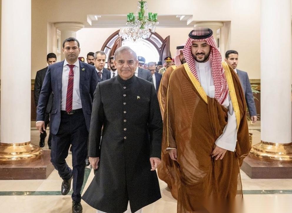 巴基斯坦因能源危机向沙特求50亿美元存款转贷款、50亿石油延期货，沙特财政大臣贾