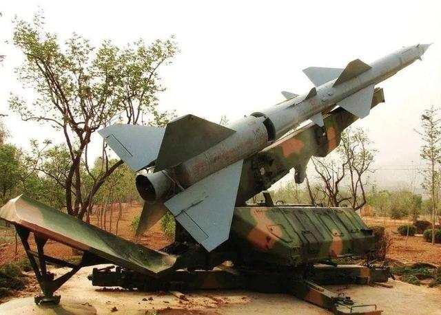 1972年12月，美军出动百余架B52轰炸机，对越南首都河内进行空袭，其中9架被