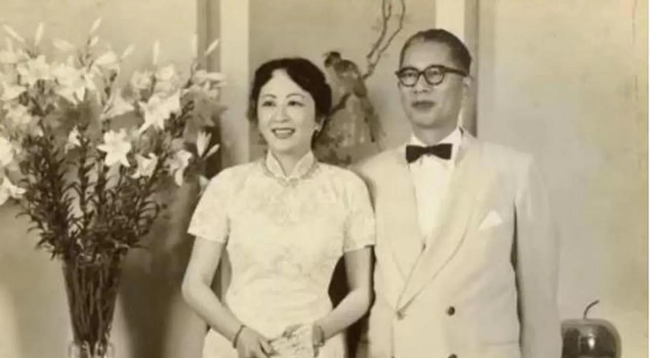 1939年深秋的上海，孔家老宅的麻将牌碰撞声里，40岁的白兰花捏着象牙牌的手指微