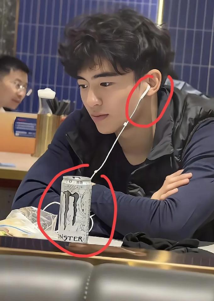 王菲这次真的输了，不是她不够漂亮，也不是她年龄大，而是张柏芝抓住了谢霆锋最