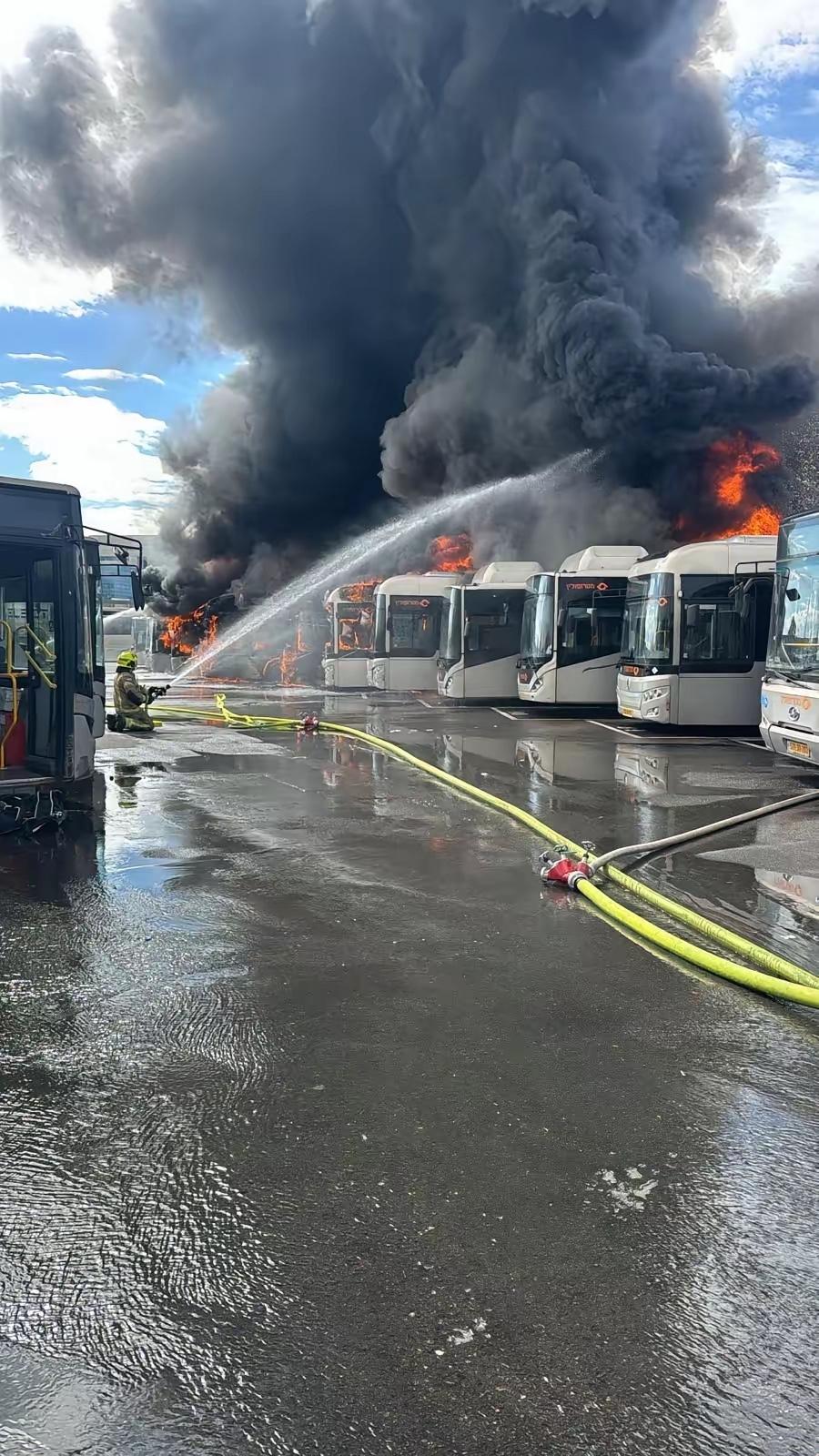 以色列军方呼吁民众不要拍摄与伊朗导弹袭击有关的照片或视频。2月28日，伊朗的