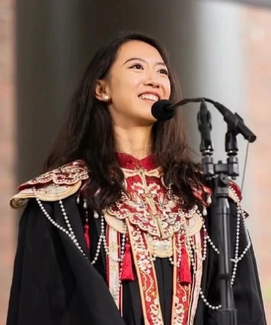 哈佛女孩蒋雨融，“普通家庭”励志人设翻车了，亲爹蒋志明被扒出是绿发会的高管