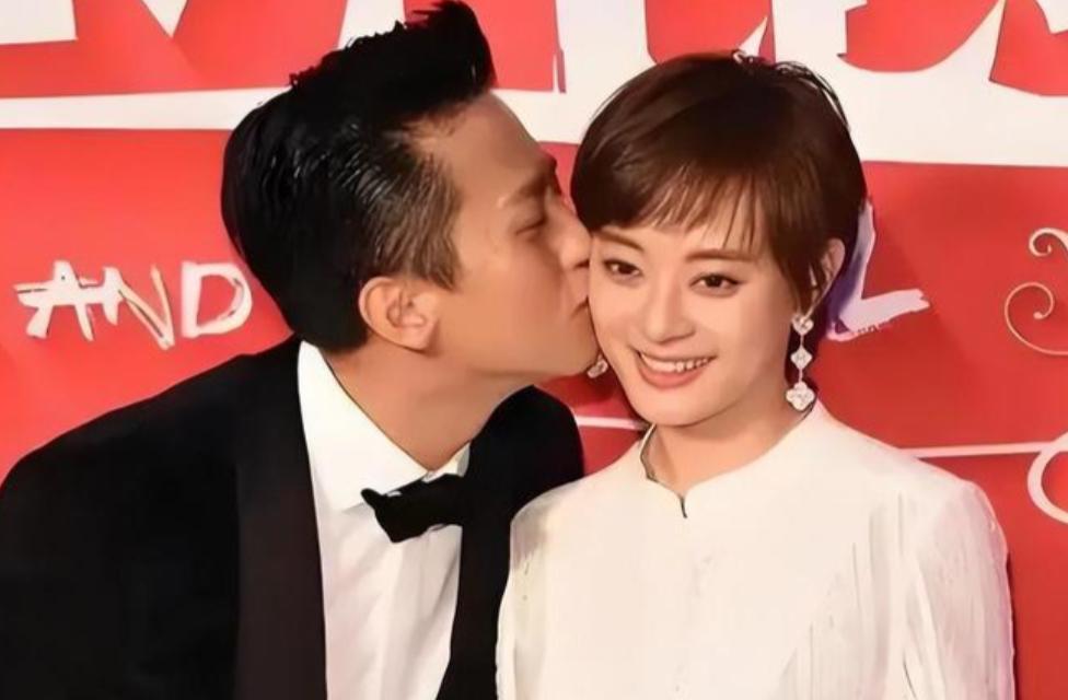 孙俪怎么拿捏的邓超？邓超要找孙俪谈工作也得预约排队。邓超四人去海南度假，邓超说