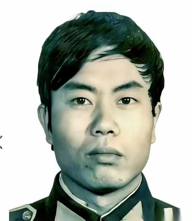 那天他跟老婆大吵一架，摔门就走，再也没回来。两年后，警察上门，她才知道，丈夫