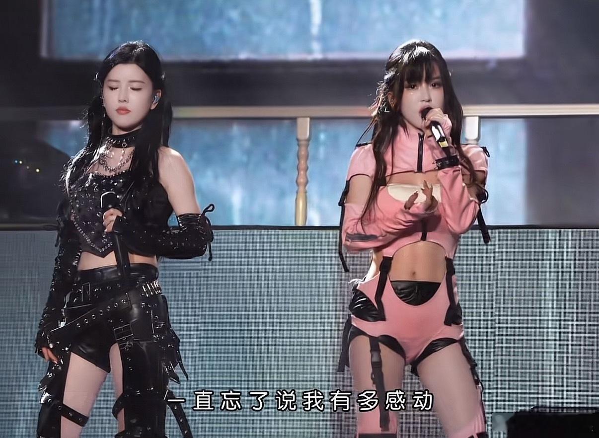 By2现在发展的还算可以啊，感觉两个人每次的造型都很有特点