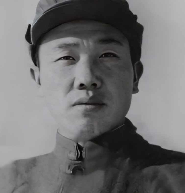 1950年11月29日，一个志愿军排长无视上级命令，弃守高地，放走美军50多辆坦