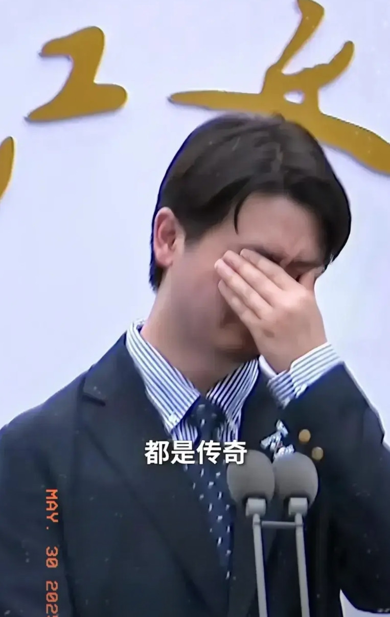 本以为刘楚昕只是个写《泥潭》的文艺青年，结果扒了一下他的履历直接给我整不会了！这