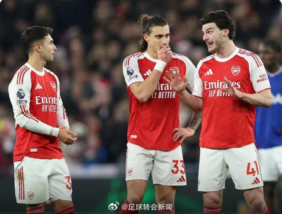 天空体育记者DS消息，尽管有伤病危机，但阿森纳不打算在一月份积极引援。DS说：“