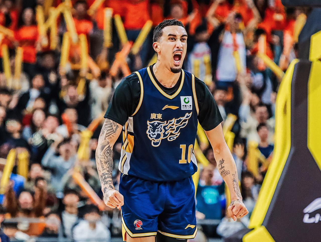 独挑大梁！广东东阳光真核奎因，无愧球队定海神针！萨林杰、萨姆纳双双伤停，广东