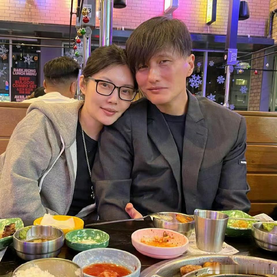 尹子维说心里每天亲徐冬冬100次，细节里全是偏爱，三观契合又重视家庭，这对真夫妻