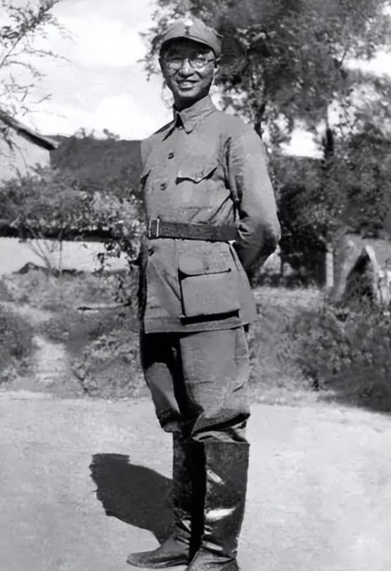 1943年，地下党朱向离借口回家，避开日伪整风调查，等回来时，一个日军长官指着他