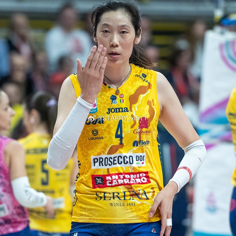 📊🇨🇳朱婷：（5局）（👑本场MVP）▶️21分：32扣17中1失误1被拦