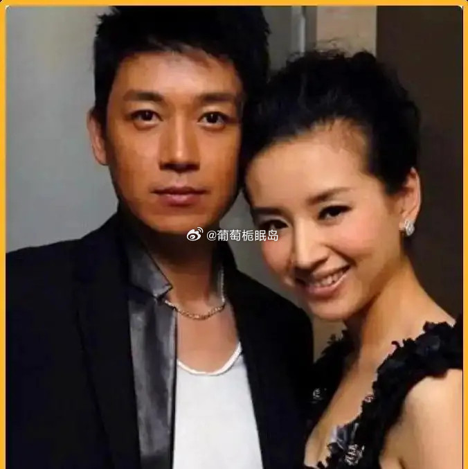 董洁15岁儿子顶顶一米8，跟爸爸潘粤明一个模子刻的，网友感叹：这基因也太强了！