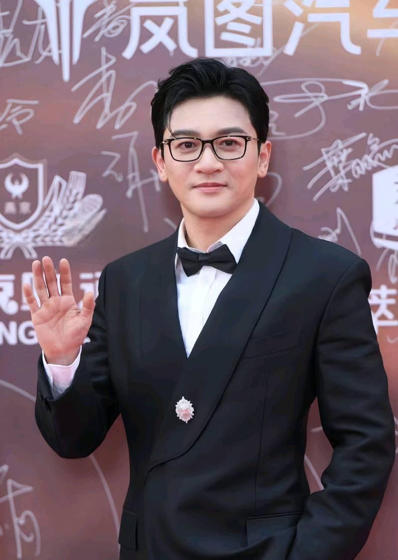 苏有朋至今未婚，也没有孩子。他曾坦言：“人生不是只有结婚生子这一种活法。”他享受