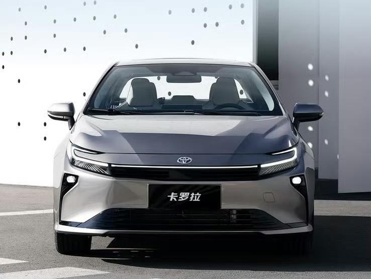 2026款全新卡罗拉，大家感觉怎么样？与现款卡罗拉最大的不同就是换装了一个前脸