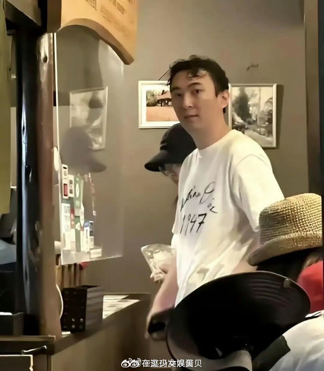 王公子在日本花费了5万人民币就剪了这么个发型！